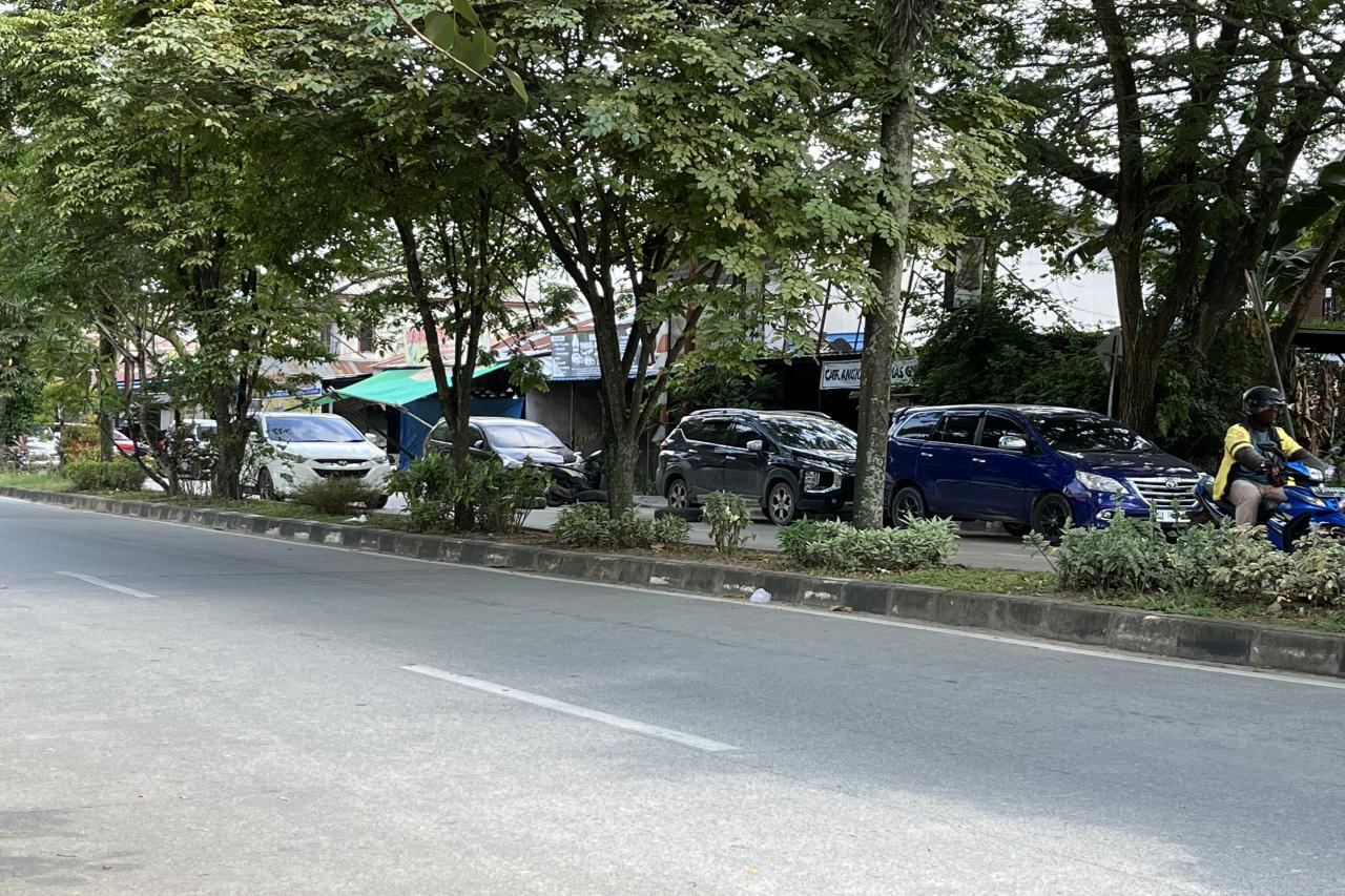 permasalahan_parkir_liar_di_jalan_kh_fakhruddin_eks_anggi_tak_kunjung_usai,_dishub_samarinda_bersiap_ambil_tindakan_tegas1_IMG_5241.jpeg